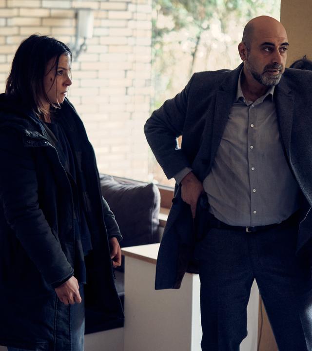 Alex (Aylin Tezel) und Nowak (Özgür Karadeniz)