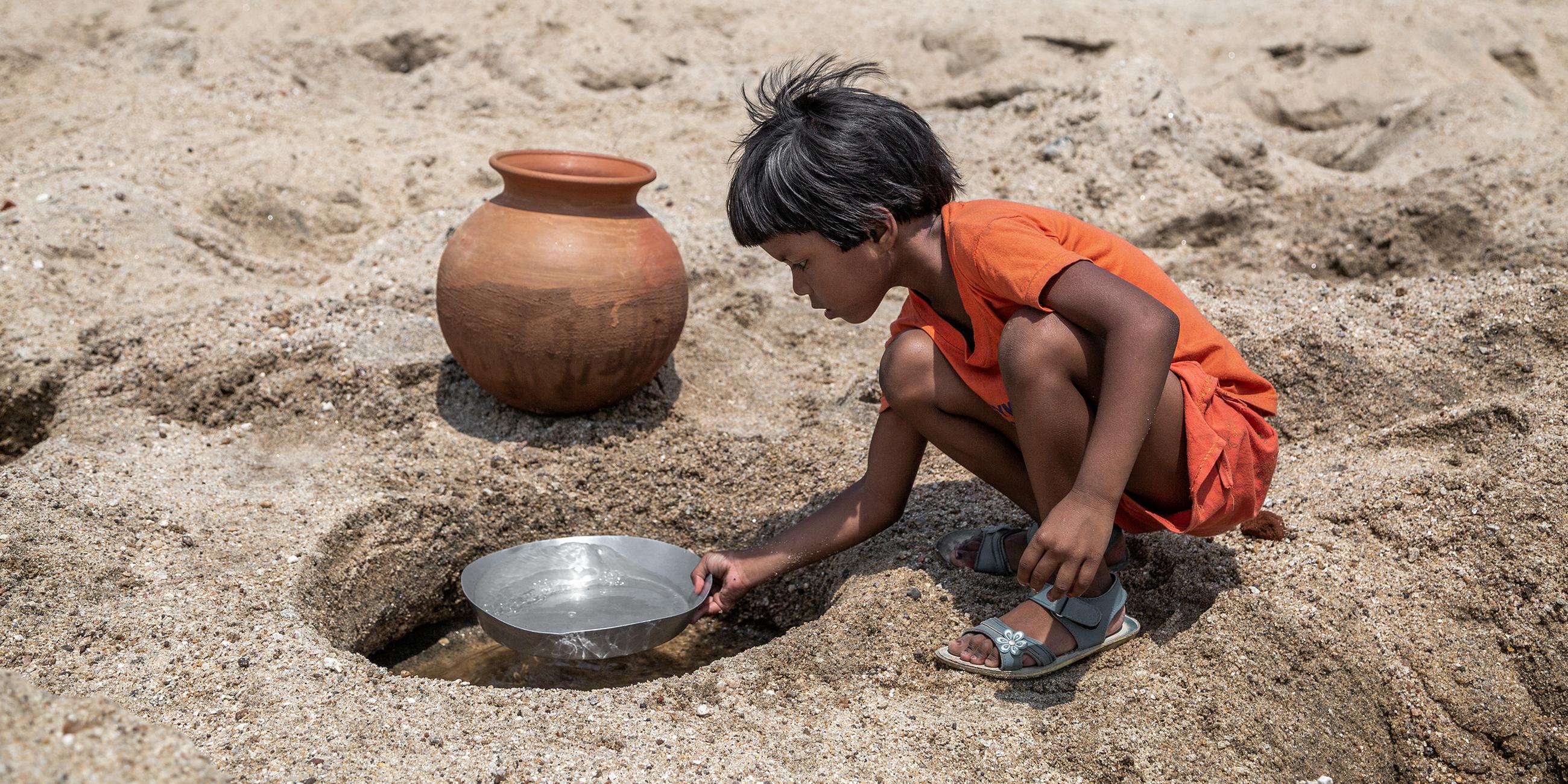 ©Supratim Bhattacharjee, Indien, Reportage: Das Schicksal der kleinen Wasserträger (Indien)