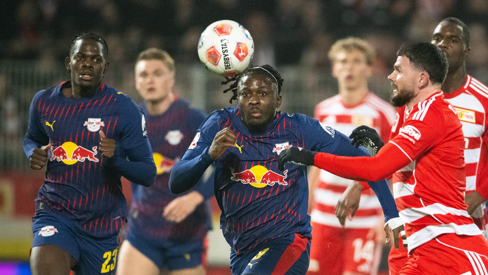 Johan Bakayoko und Oliver Burke am 13.12.25