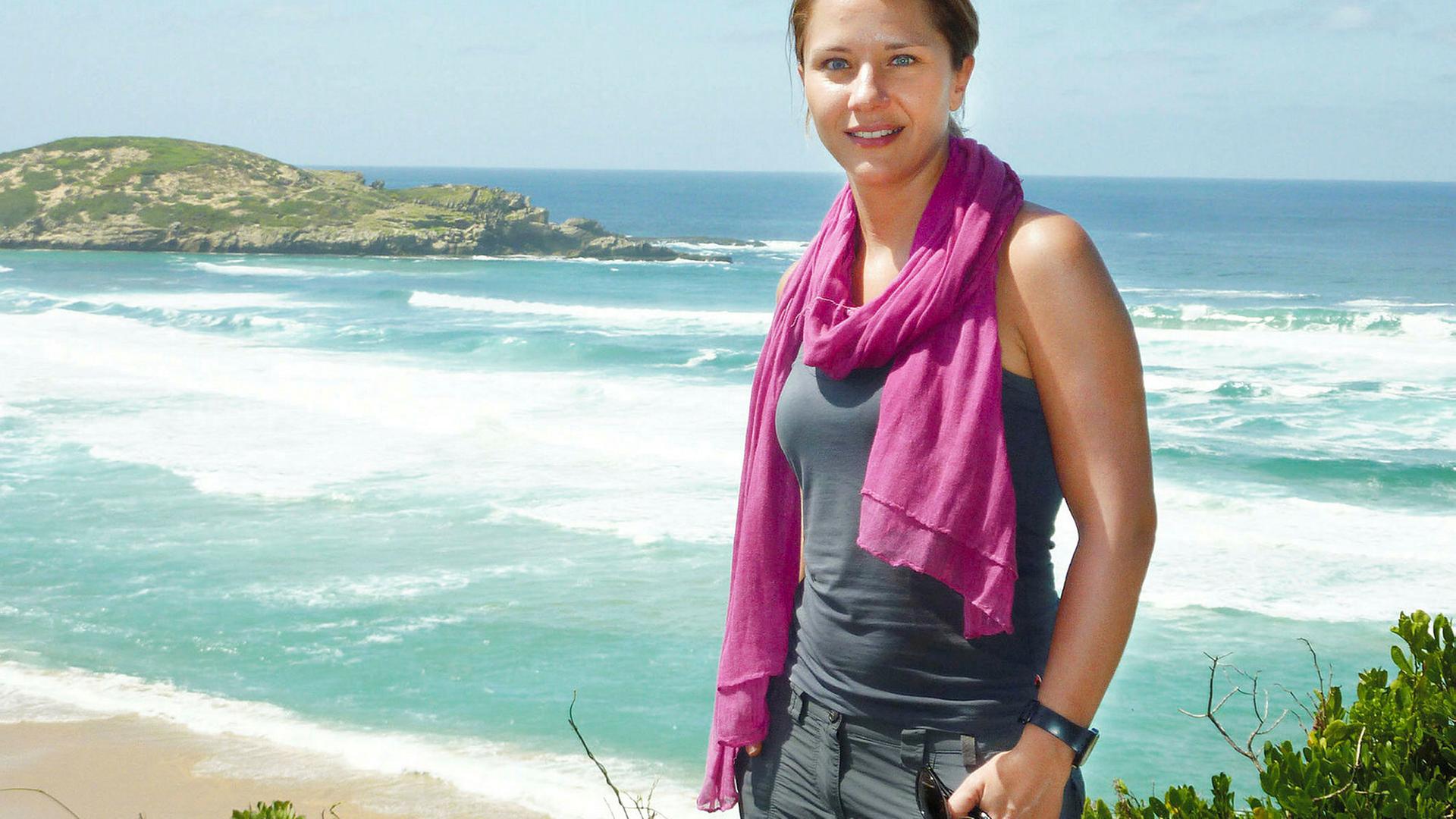 Moderatorin Wasiliki Goutziomitros unterwegs an der Garden Route