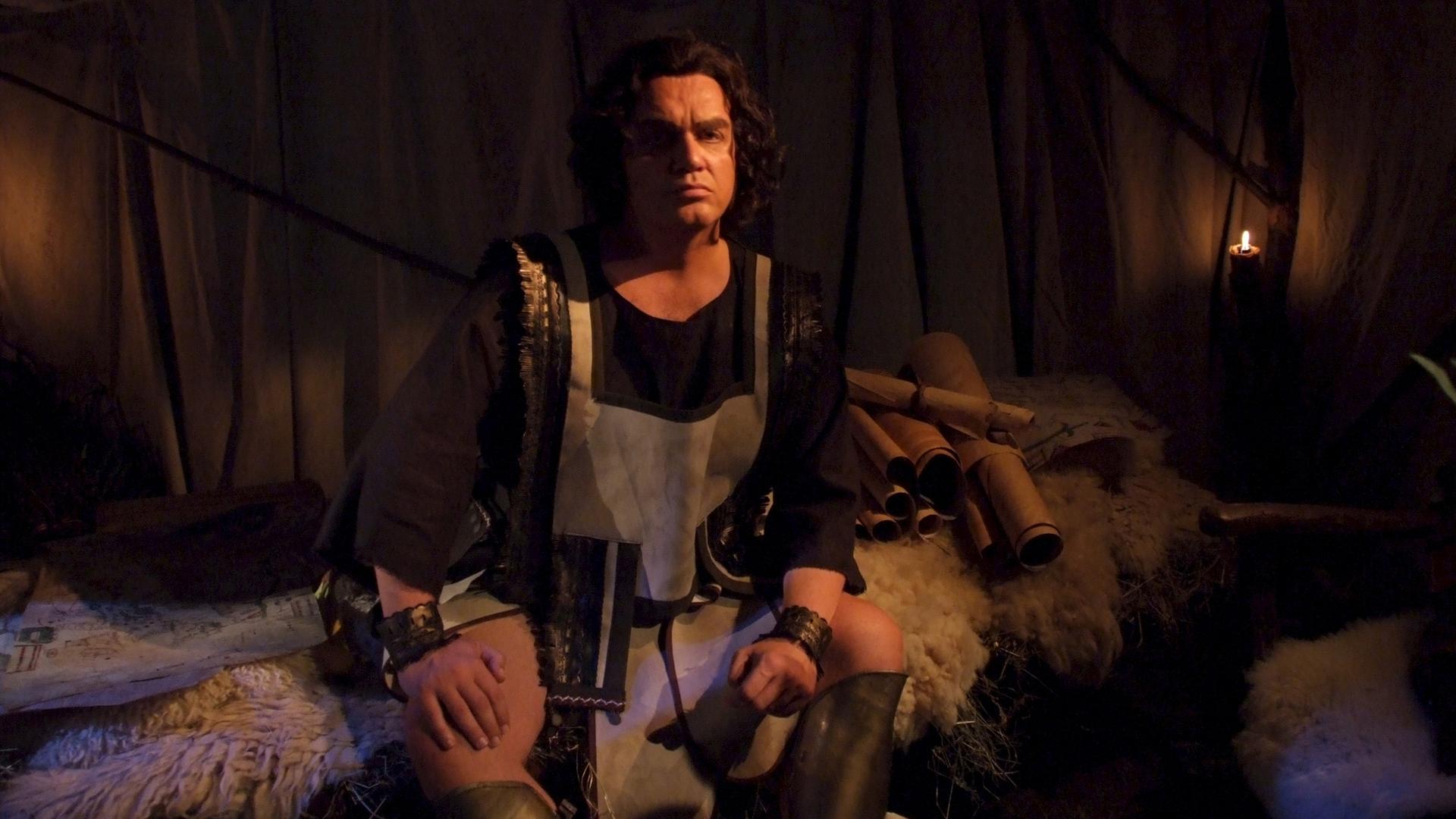 Hape Kerkeling als Alexander der Große