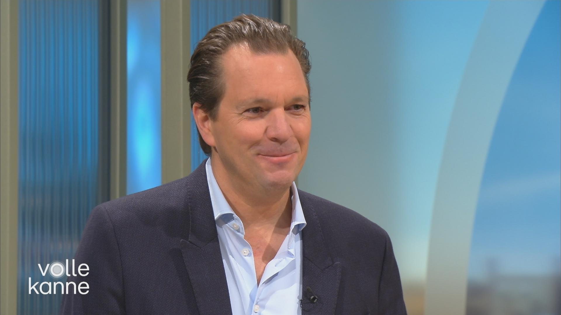 Michael Teerhag an der Volle-Kanne-Top-Themen-Theke