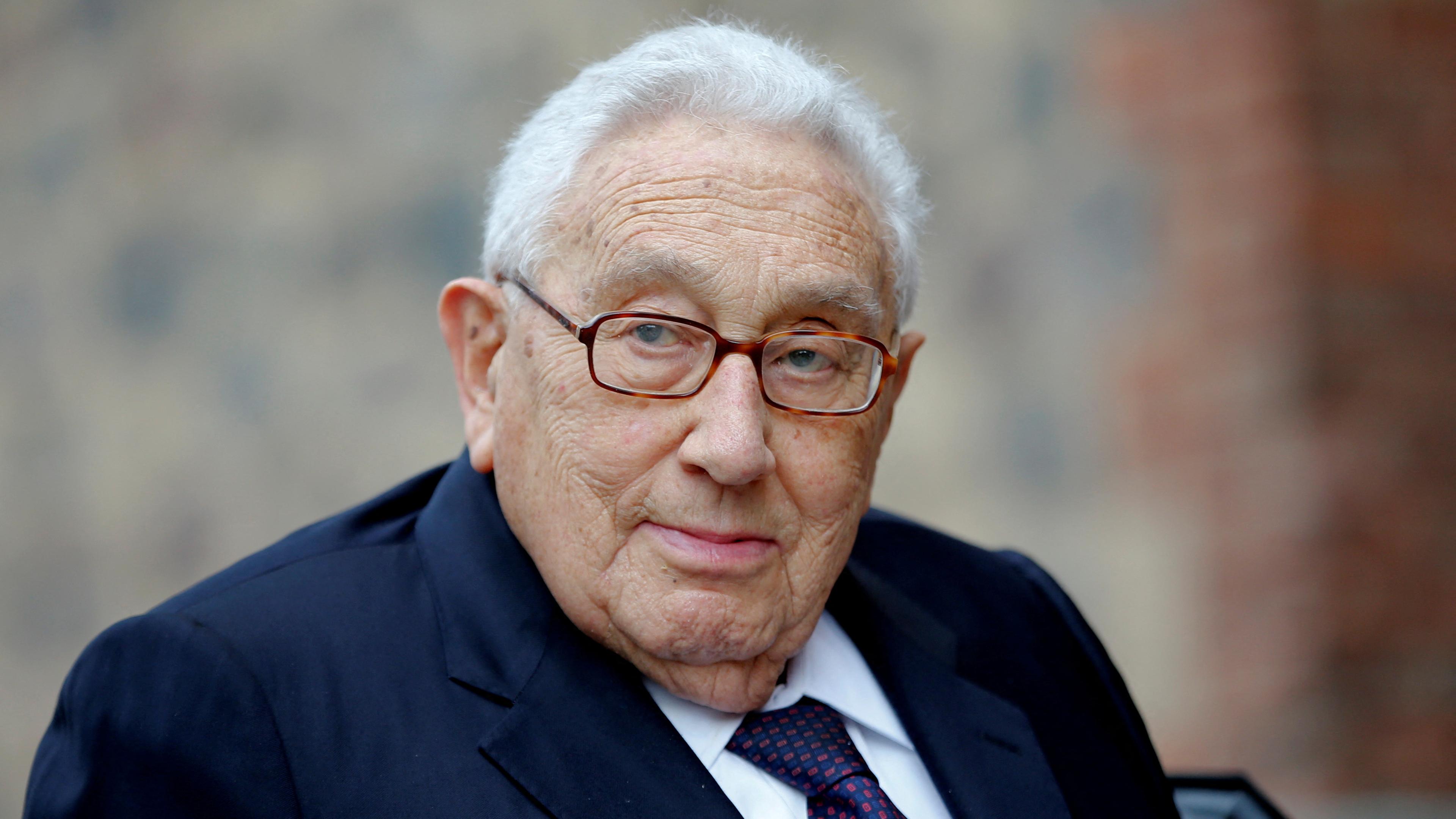 Former U.S. Secretary of State Henry Kissinger arrives for a memorial service for late Social Democratic senior politician Egon Bahr at St. Mary's Church in Berlin, Germany, September 17, 2015.