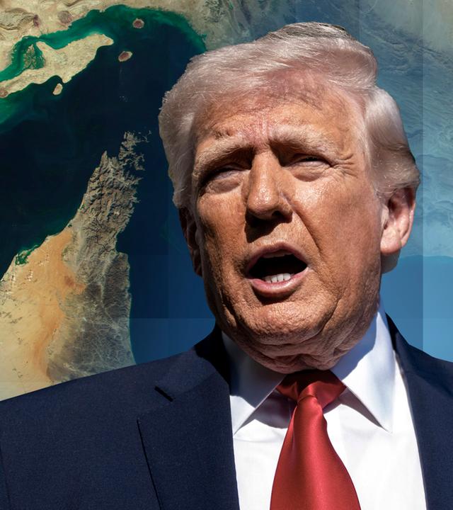 US-Präsident Trump mit offenem Mund. Im Hintergrund ist eine Satellitenaufnahme von der Straße von Hormus