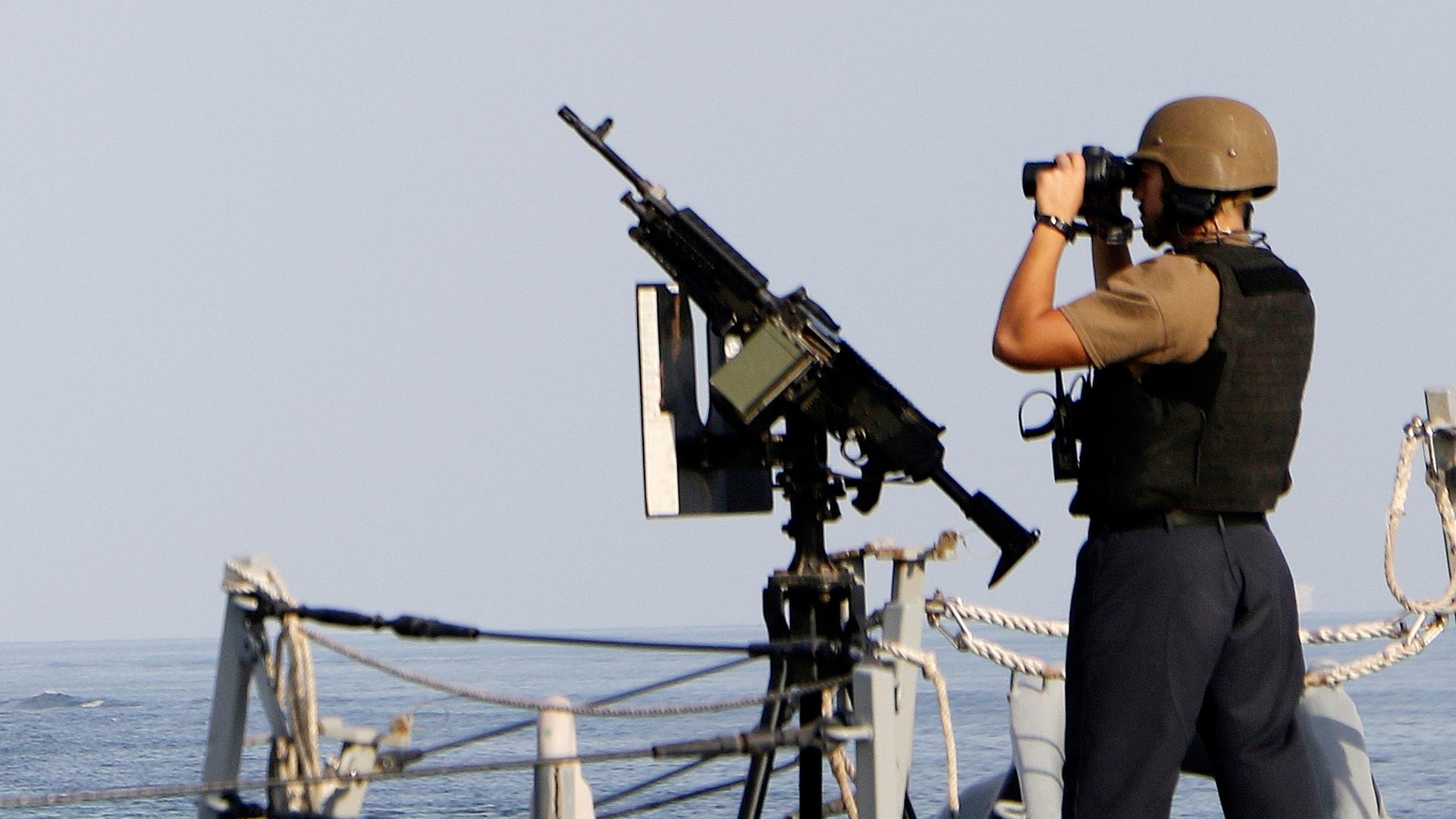 US-Soldat auf einem US-Kriegsschiff im Persischen Golf während des Gaza-Kriegs