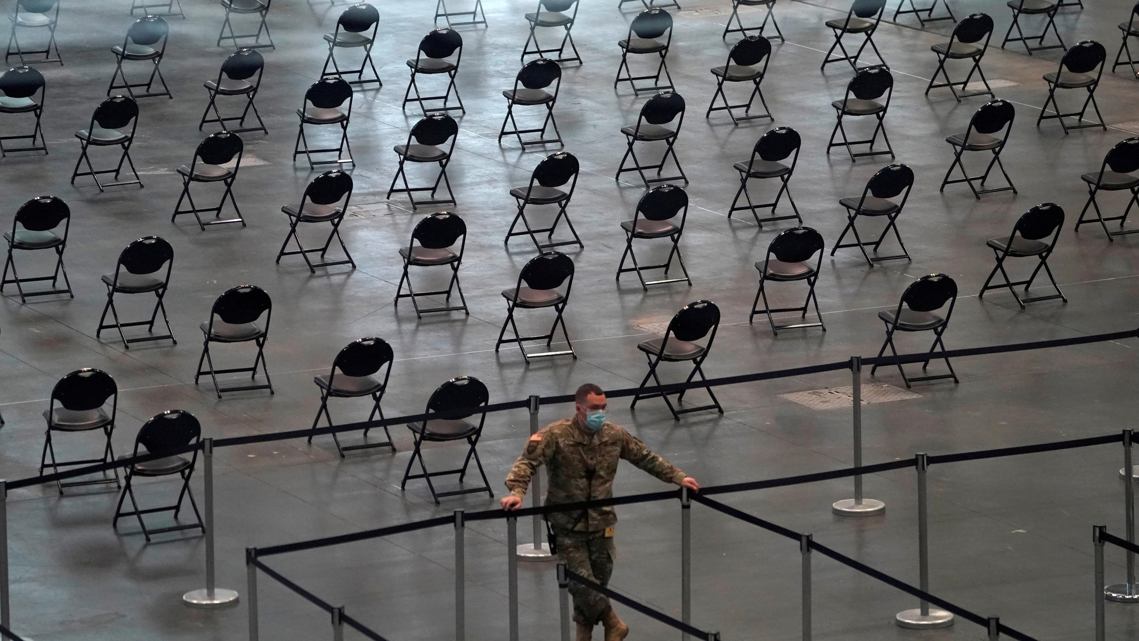 ein leeres, amerikanisches Impfzentrum