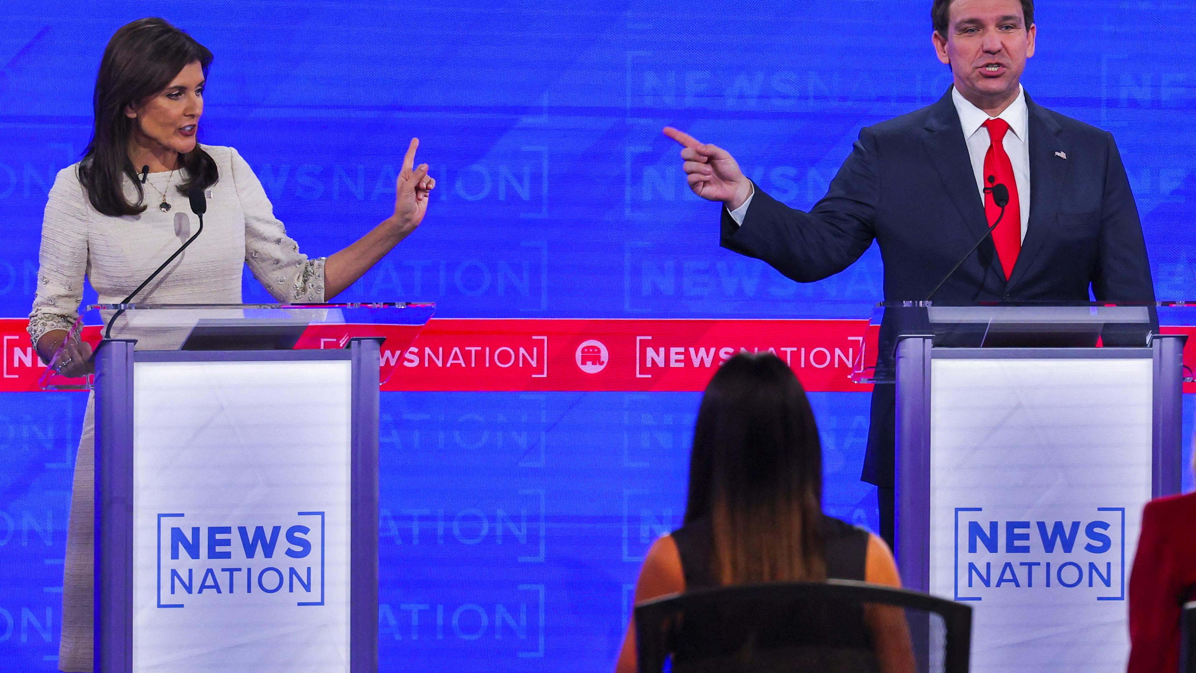 Nikki Haley und der Gouverneur von Florida, Ron DeSantis bei der republikanischen Kandidaten für den US-Präsidentschaftswahlkampf 2024..