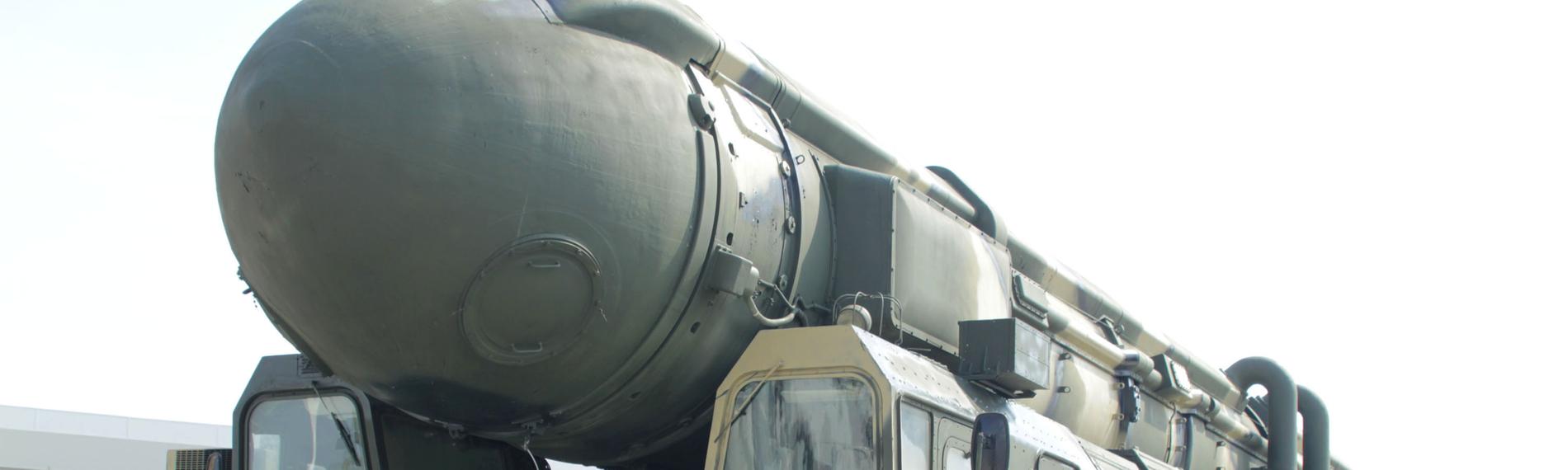 Eine mit Nuklearsprengköpfen bestückbare Interkontinentalrakete vom Typ Topol in Moskau