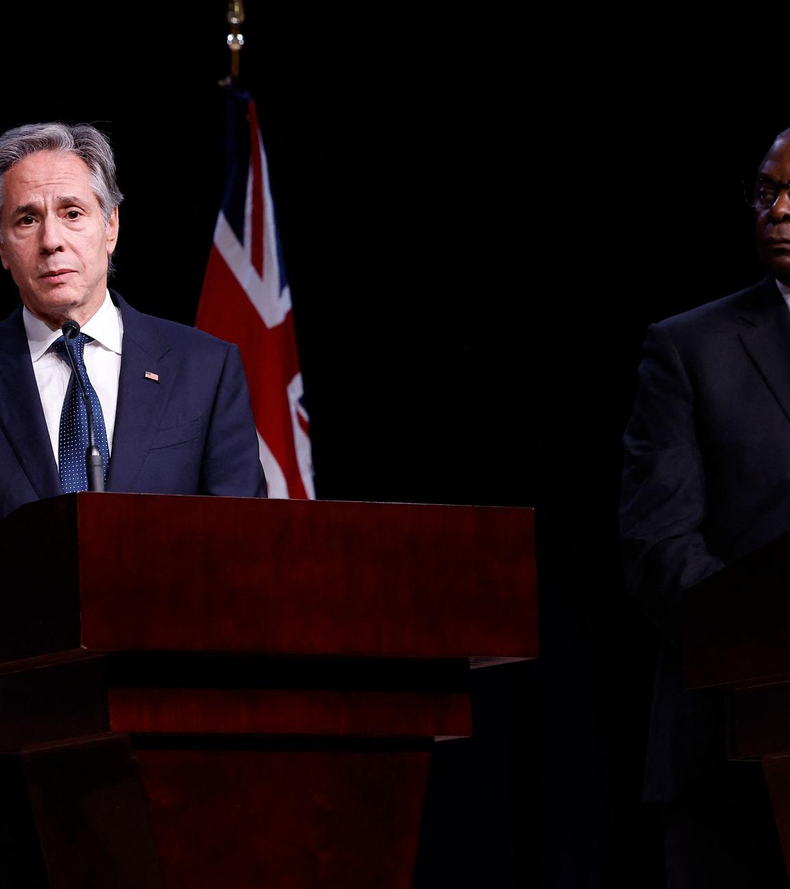 US-Außenminister Antony Blinken (l.) und Verteidigungsminister Lloyd Austin halten während des Treffens zwischen Australien und den USA eine gemeinsame Pressekonferenz ab. Ministerielle Konsultationen (AUSMIN) an der U.S. Naval Academy am 6. August 2024 in Annapolis, Maryland