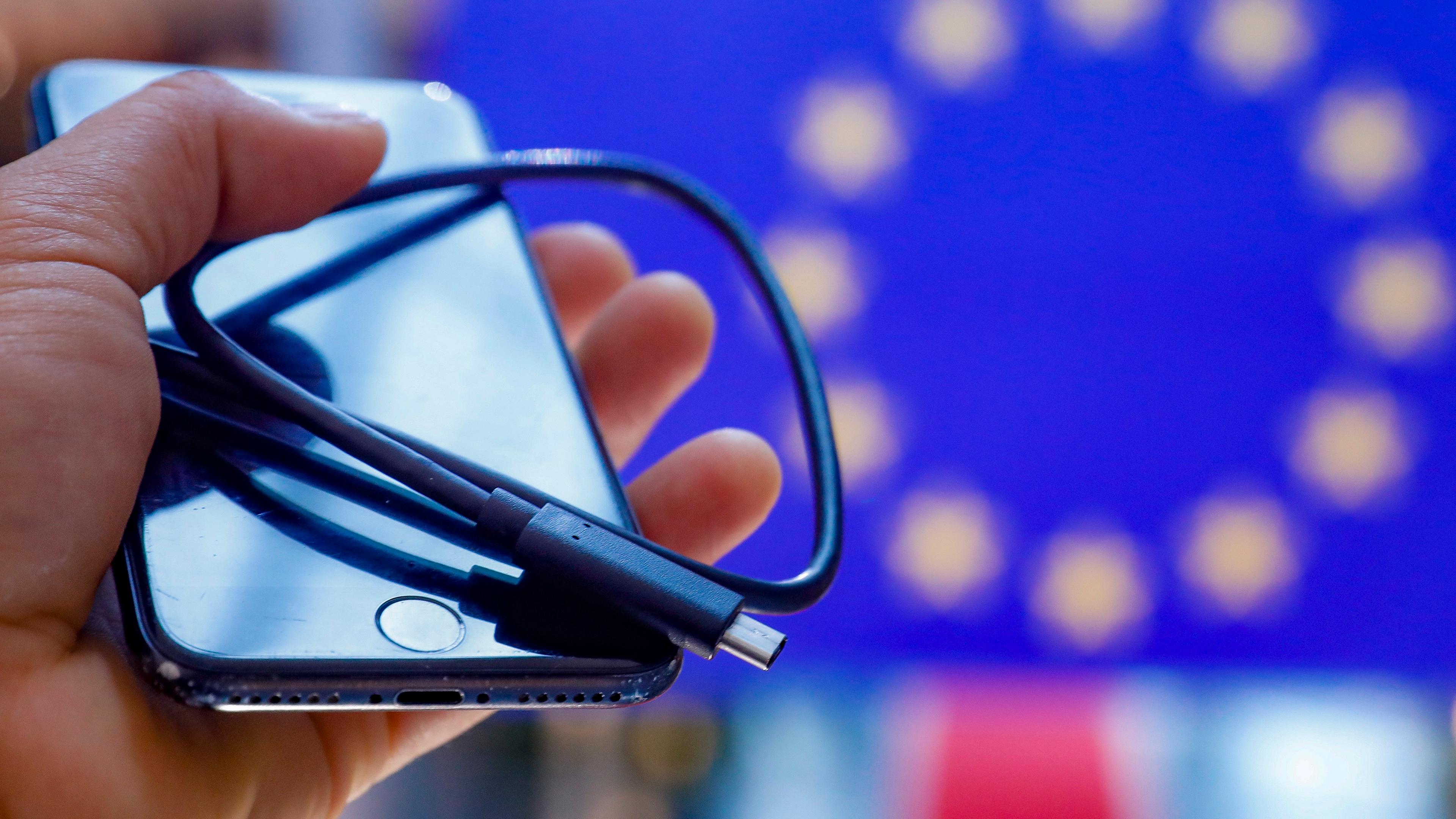 Unterhändler der EU-Staaten und des Europaparlaments einigten sich auf USB-C als Standard-Ladebuchse.