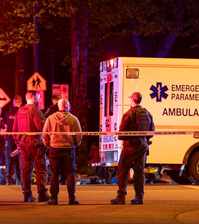Polizei und Rettungswagen in Vancouver am Unfallort