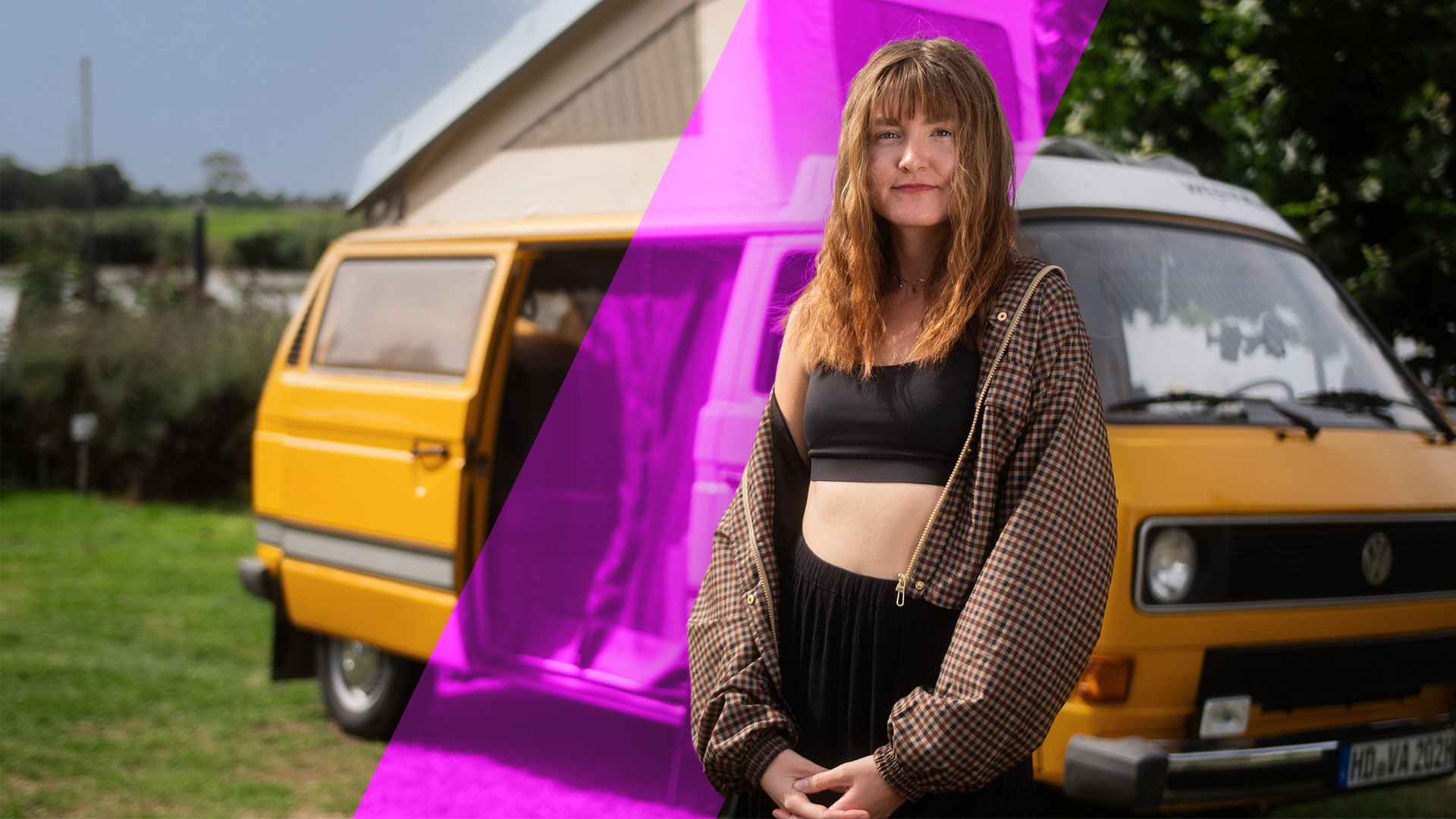 Vanessa steht vor ihrem VW-Bully, den sie liebevoll Sunshine nennt. 