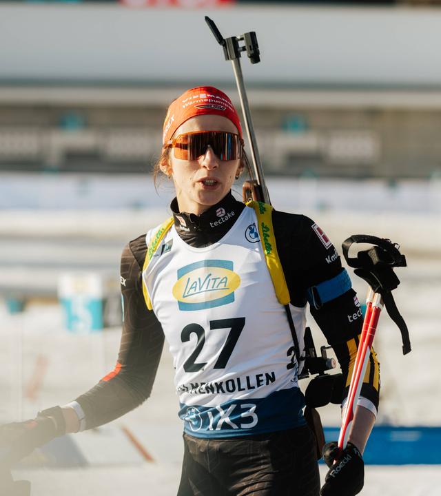 Vanessa Voigt (Deutschland) beim Einschießen am Schießstand. 