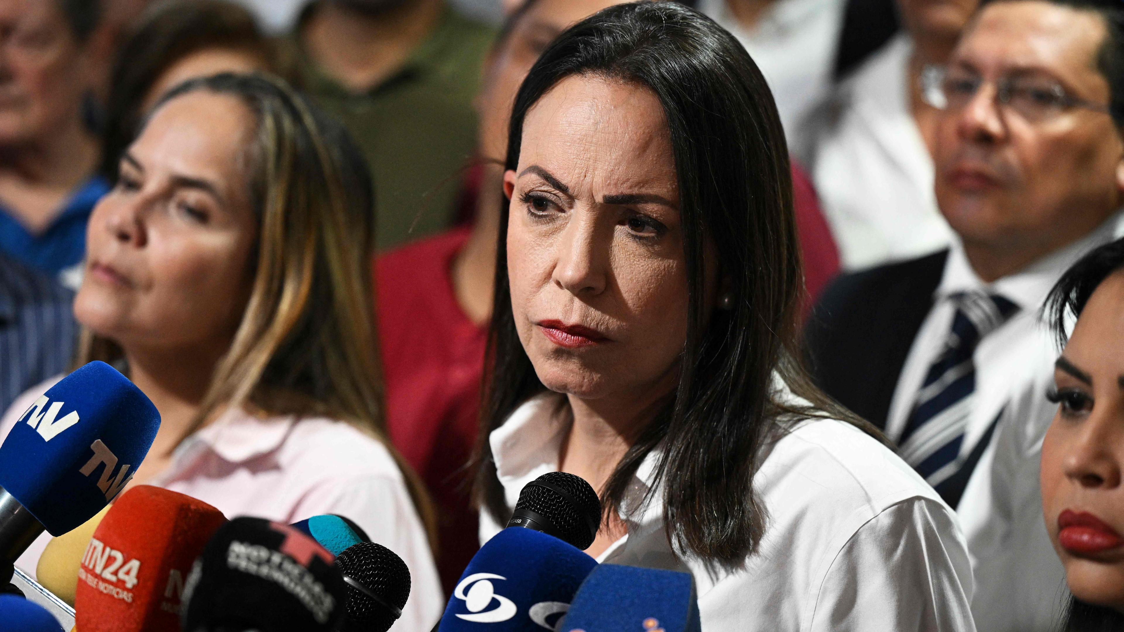 Die venezolanische Oppositionsführerin María Corina Machado spricht bei einer Pressekonferenz.