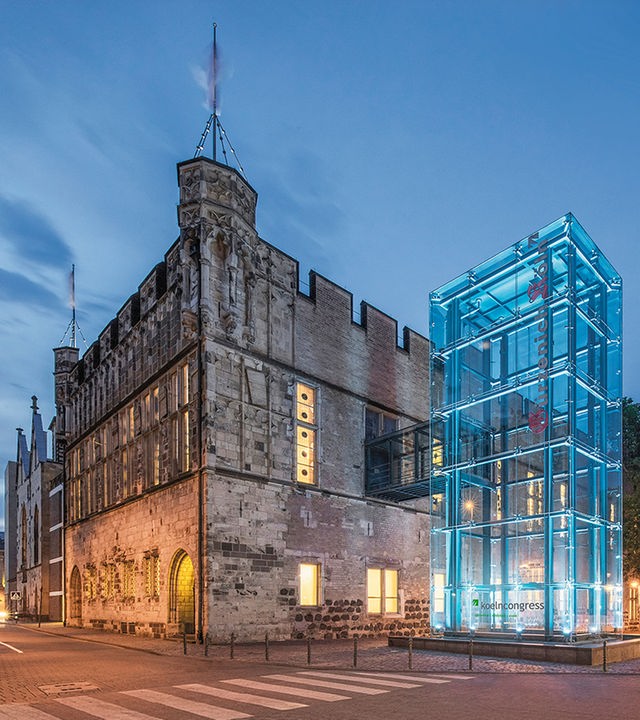Gürzenich in Köln mit Dom