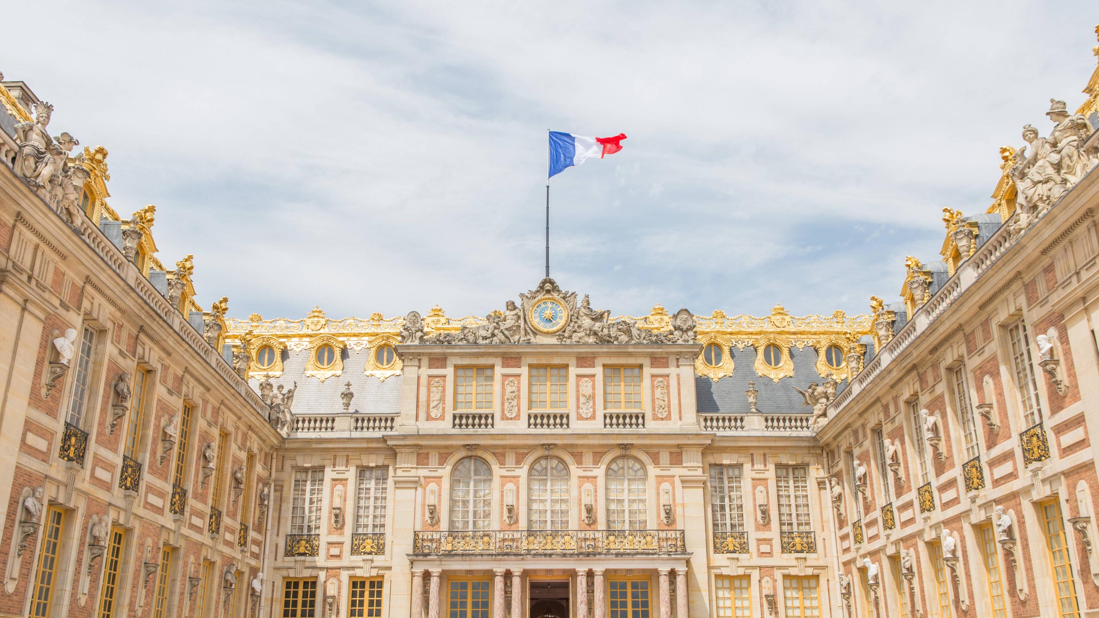 Der Eingang vom Schloss Versailles