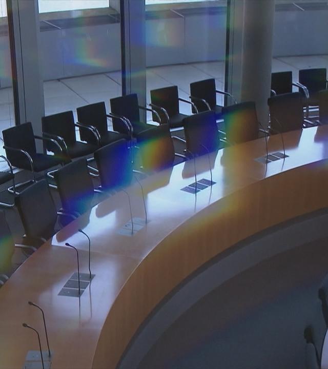 Verteidigungsausschuss - Symbolbild Tagungsraum