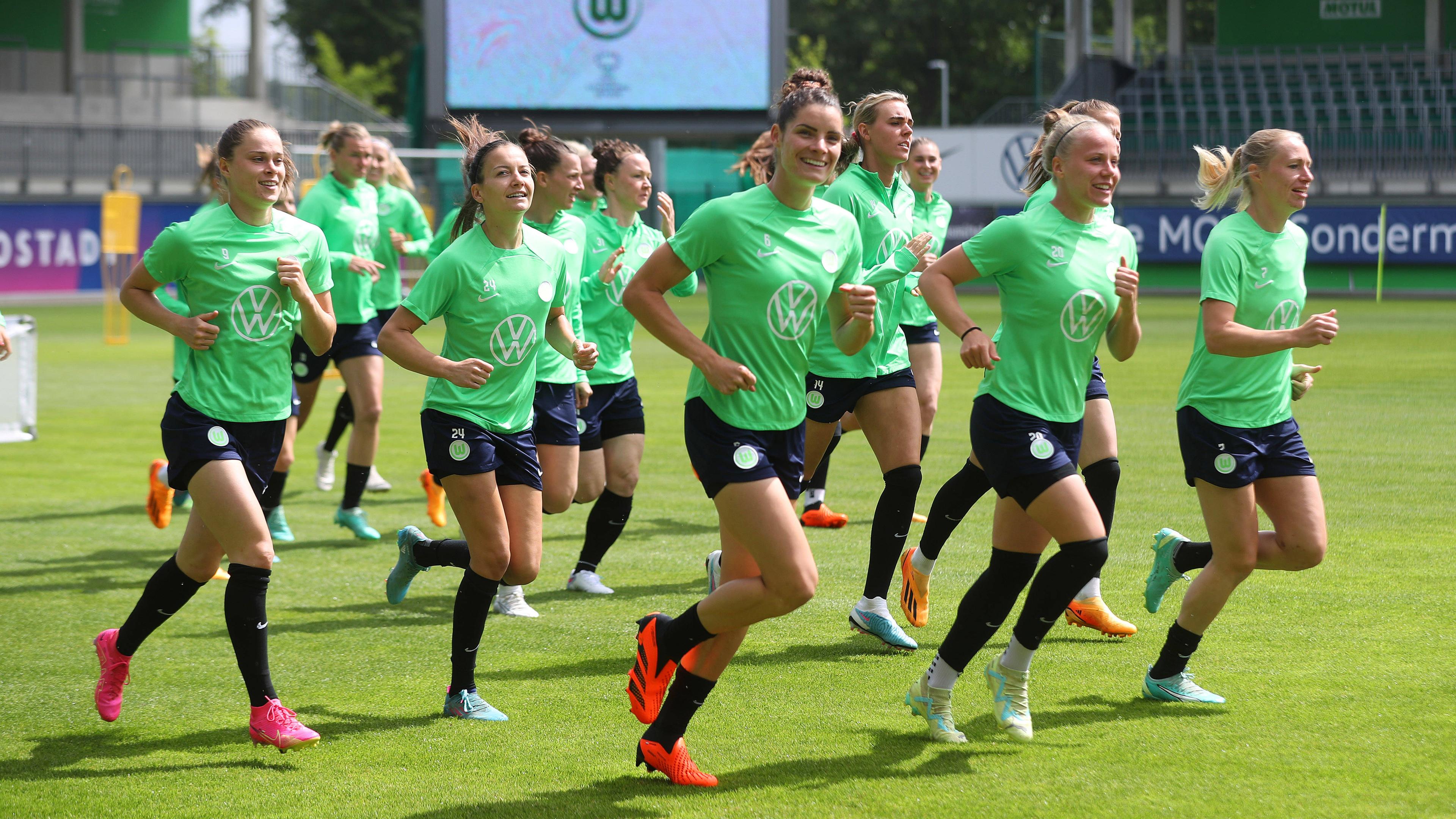 Öffentliches Abschlusstraining des VfL Wolfsburg Frauen vor der Abreise zum CL Finale in Eindhoven. 