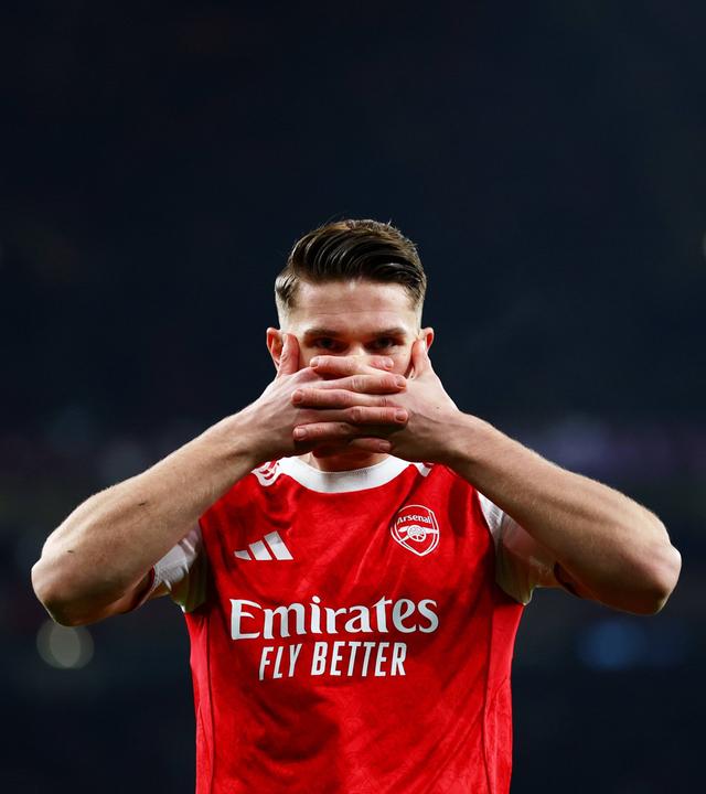 Viktor Gyökeres jubelt nach seinem Tor am 28.01.2026 im Emirates Stadion.