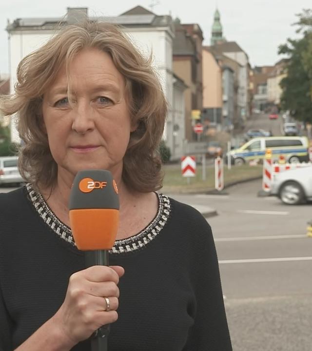 Susanne Freitag-Cateron mit ZDF-Mikrofon