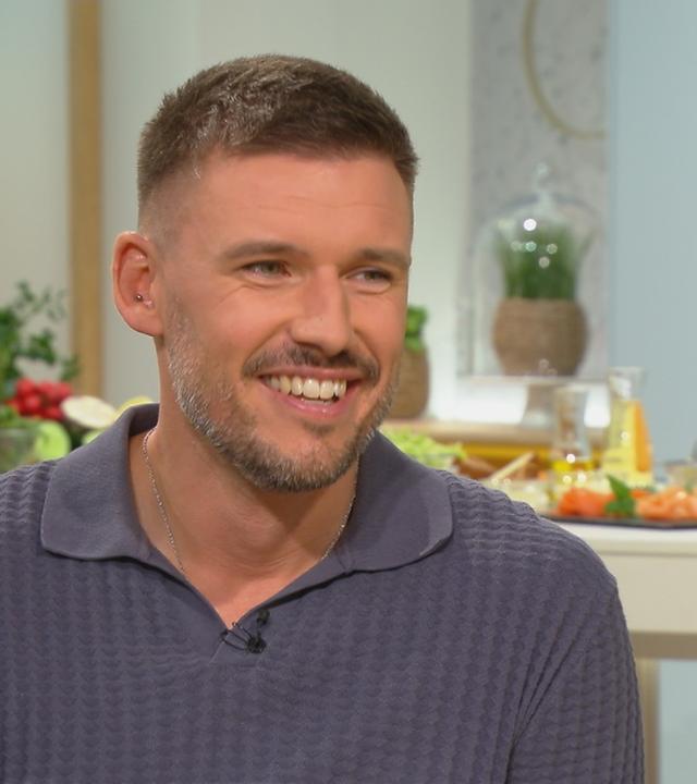Moderator Marvin Fischer im "Volle Kanne"-Studio