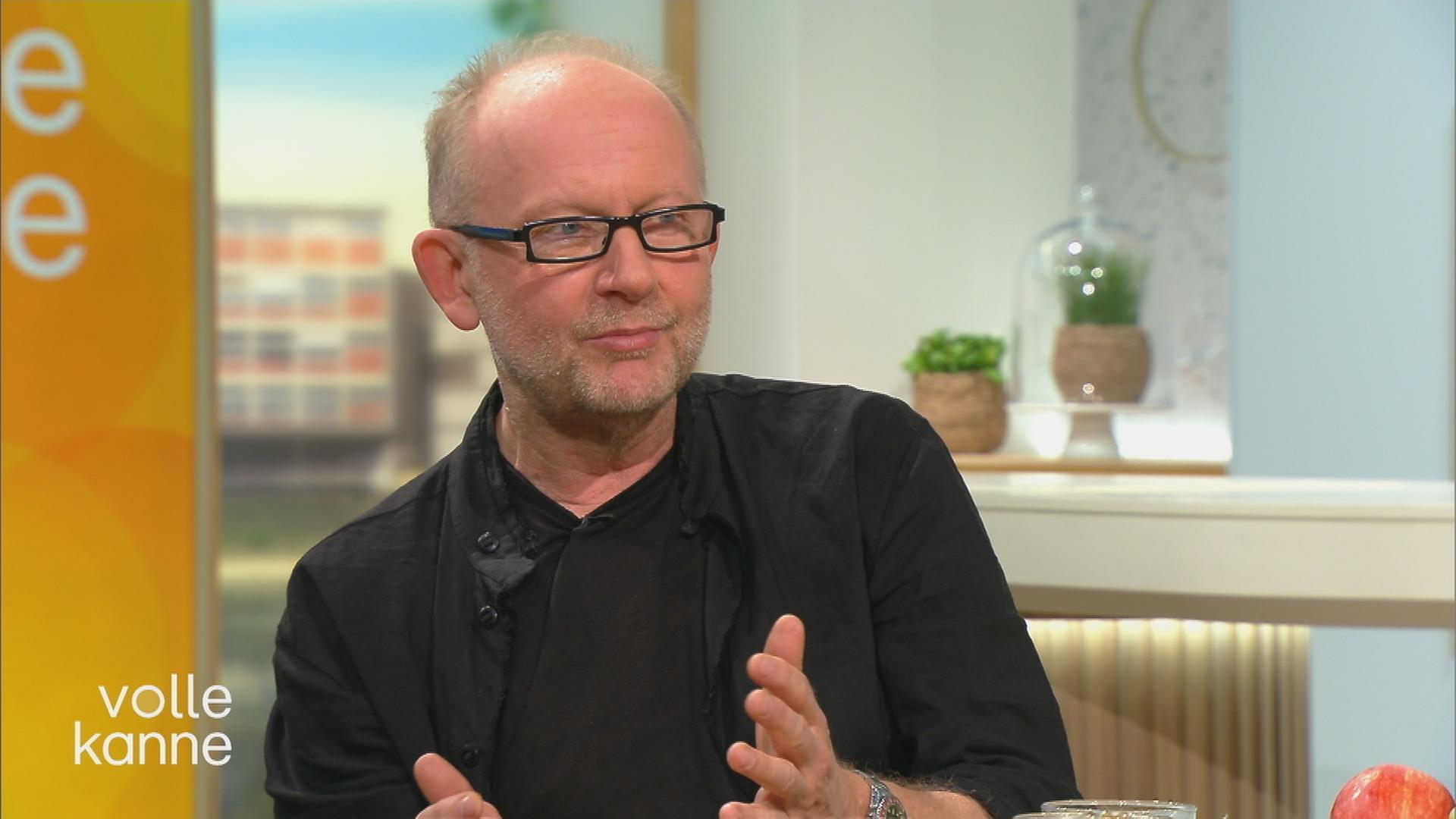 Dieter Falk am Volle Kanne Frühstückstisch