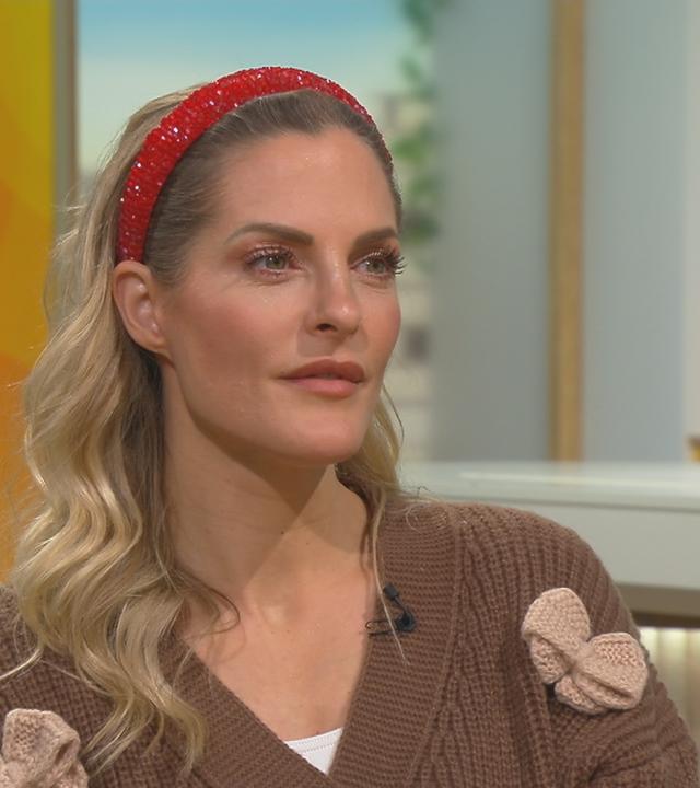 Sängerin Sandy Mölling am "Volle Kanne"-Frühstückstisch