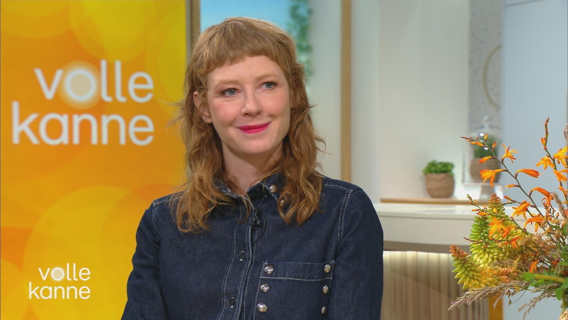 Sarah Bauerett am "Volle Kanne"-Frühstückstisch.