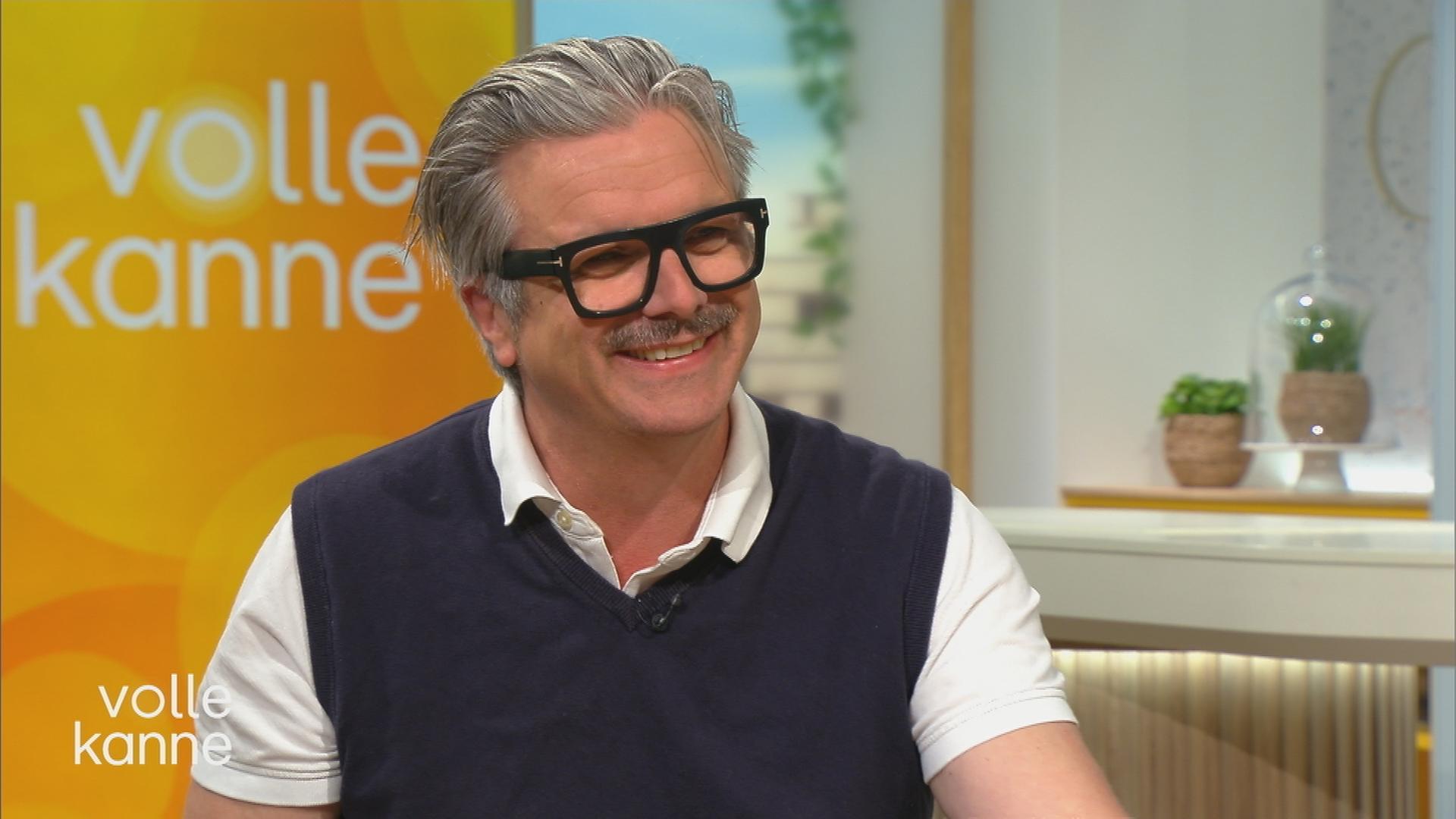 Henning Wehland am Frühstückstisch 