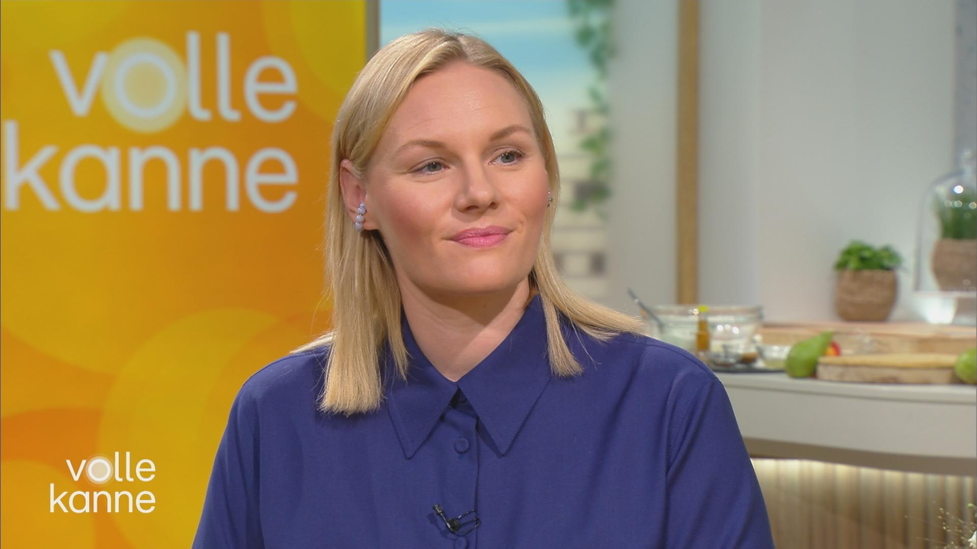 Das Bild zeigt Rosalie Thomass bei "Volle Kanne".