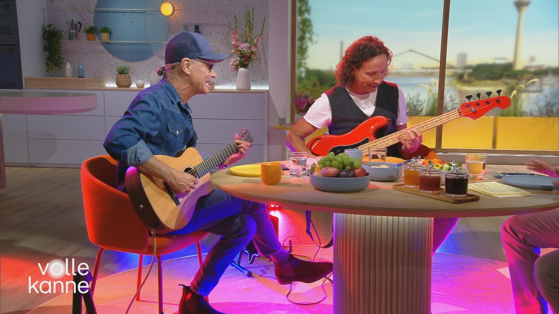 Peter und Stephan Brings von der Kölsch-Rock-Band Brings bei Volle Kanne
