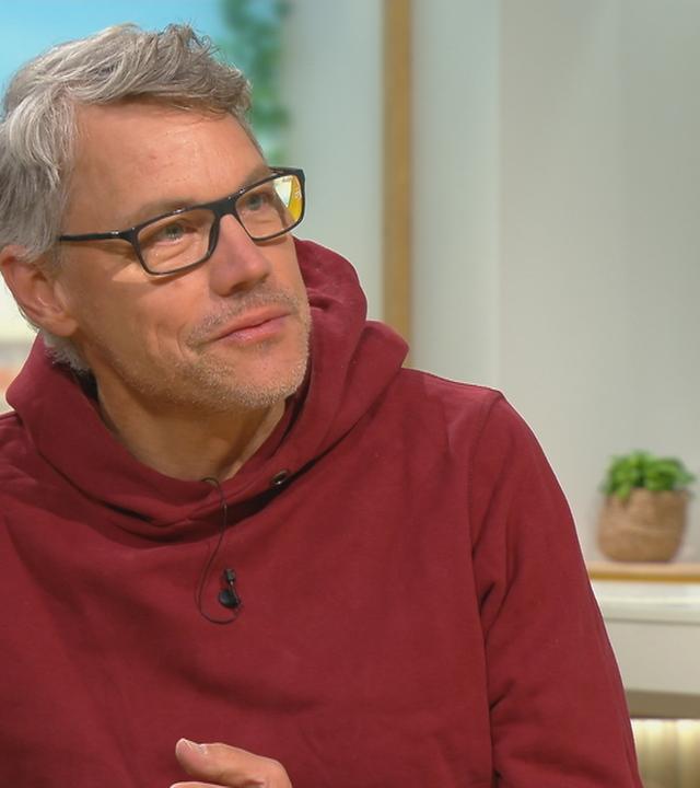 Christoph Sieber am "Volle Kanne"-Frühstückstisch