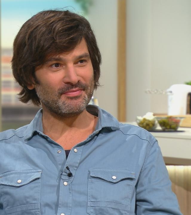 Jasin Challah am "Volle Kanne"-Frühstückstisch 