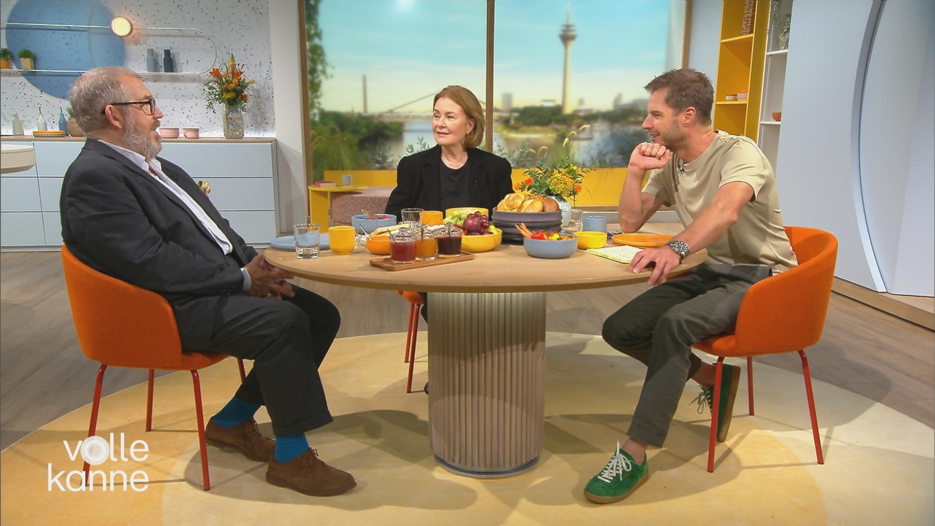 Das Bild zeigt Dietmar Bär und Lina Wendel bei "Volle Kanne". 