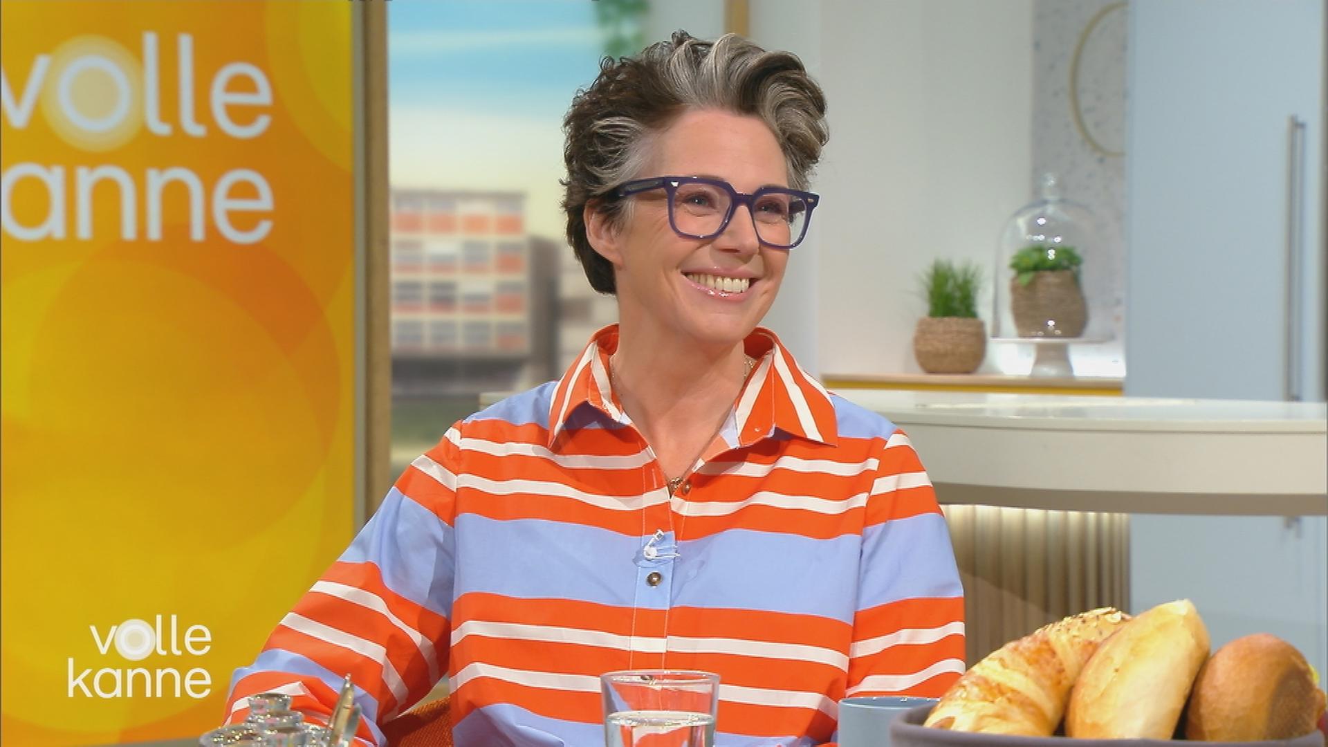 Ildiko von Kürthy am "Volle Kanne"-Frühstückstisch