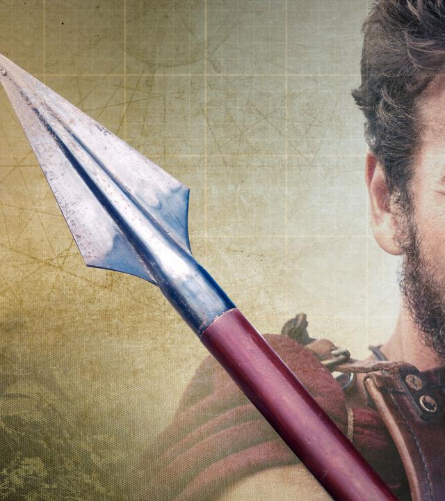 Montage: Rechts ein römischer Soldat mit Speer. Links im Hintergrund Pfeil und Bogen.
