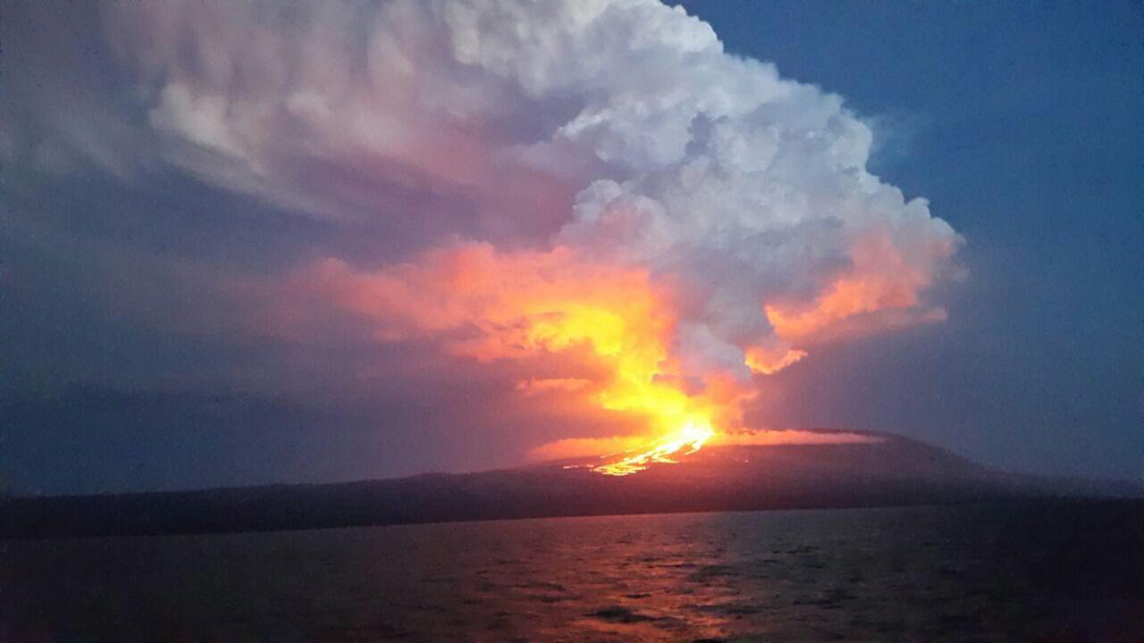 "Apokalypse Urzeit - Das große Sterben": Vulkanausbruch auf Galapagos, 2015.