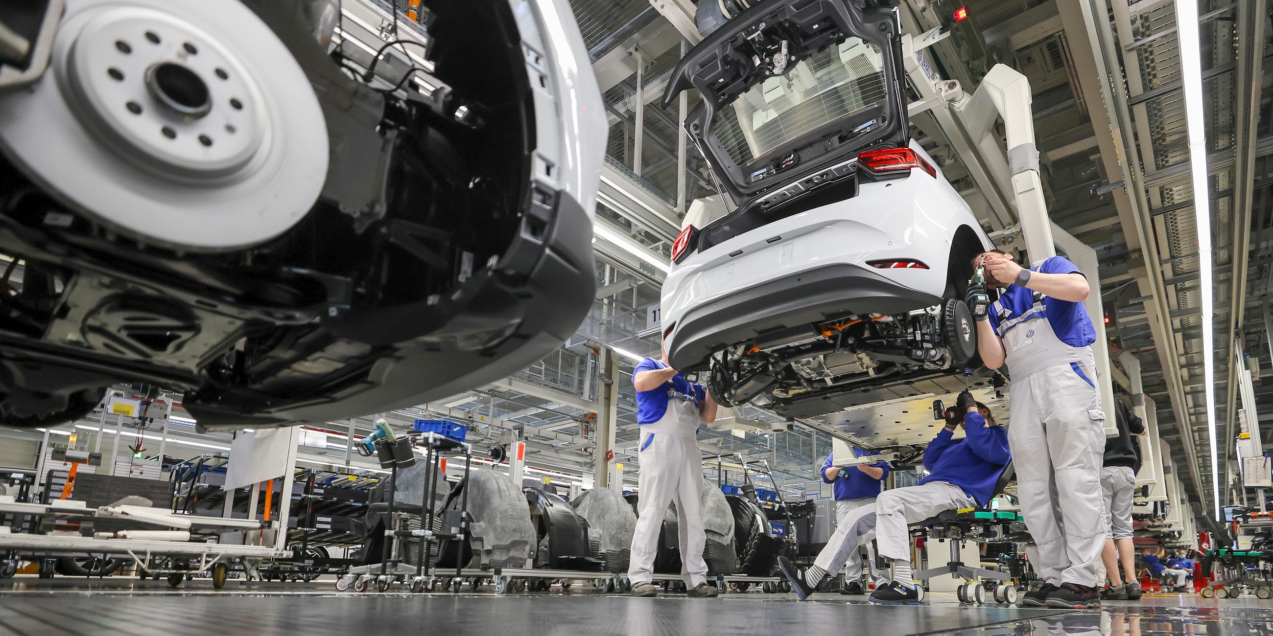 Produktion von E-Fahrzeugen bei VW in Zwickau, aufgenommen am 26.04.2022