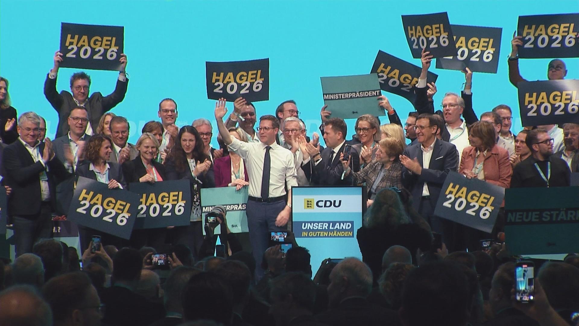 Parteitag der CDU, jubelnde Politiker
