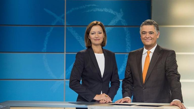 Bettina Schausten und Matthias Fornoff im ZDF-Wahlstudio