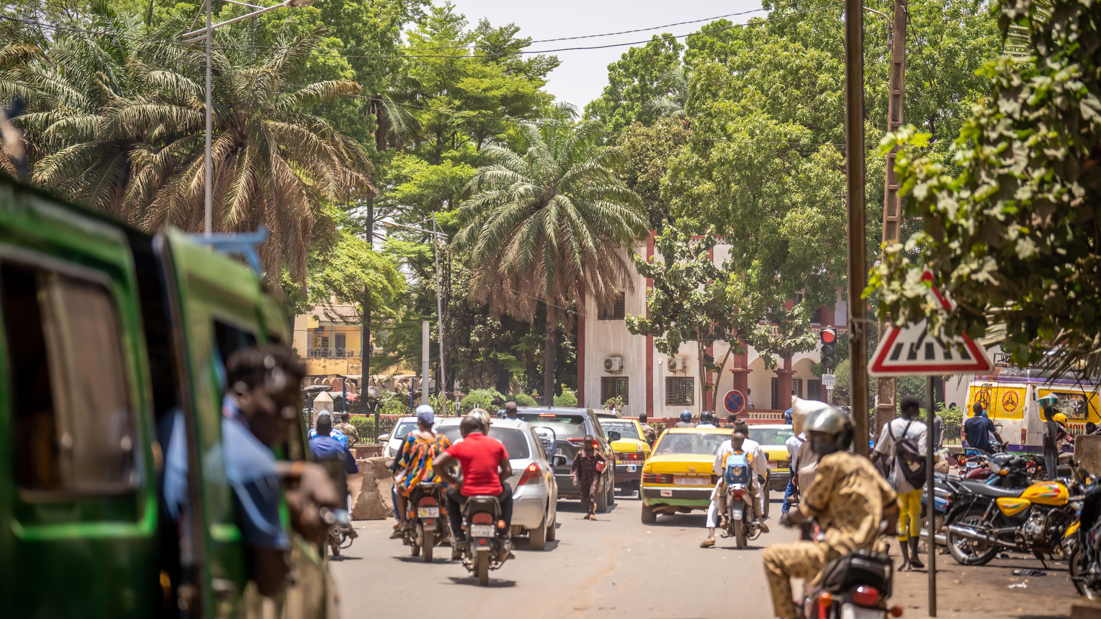 Strassenszene in Bamako, der Hauptstadt von Mali