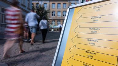 Weg zum Wahllokal in der Dresdner Neustadt.