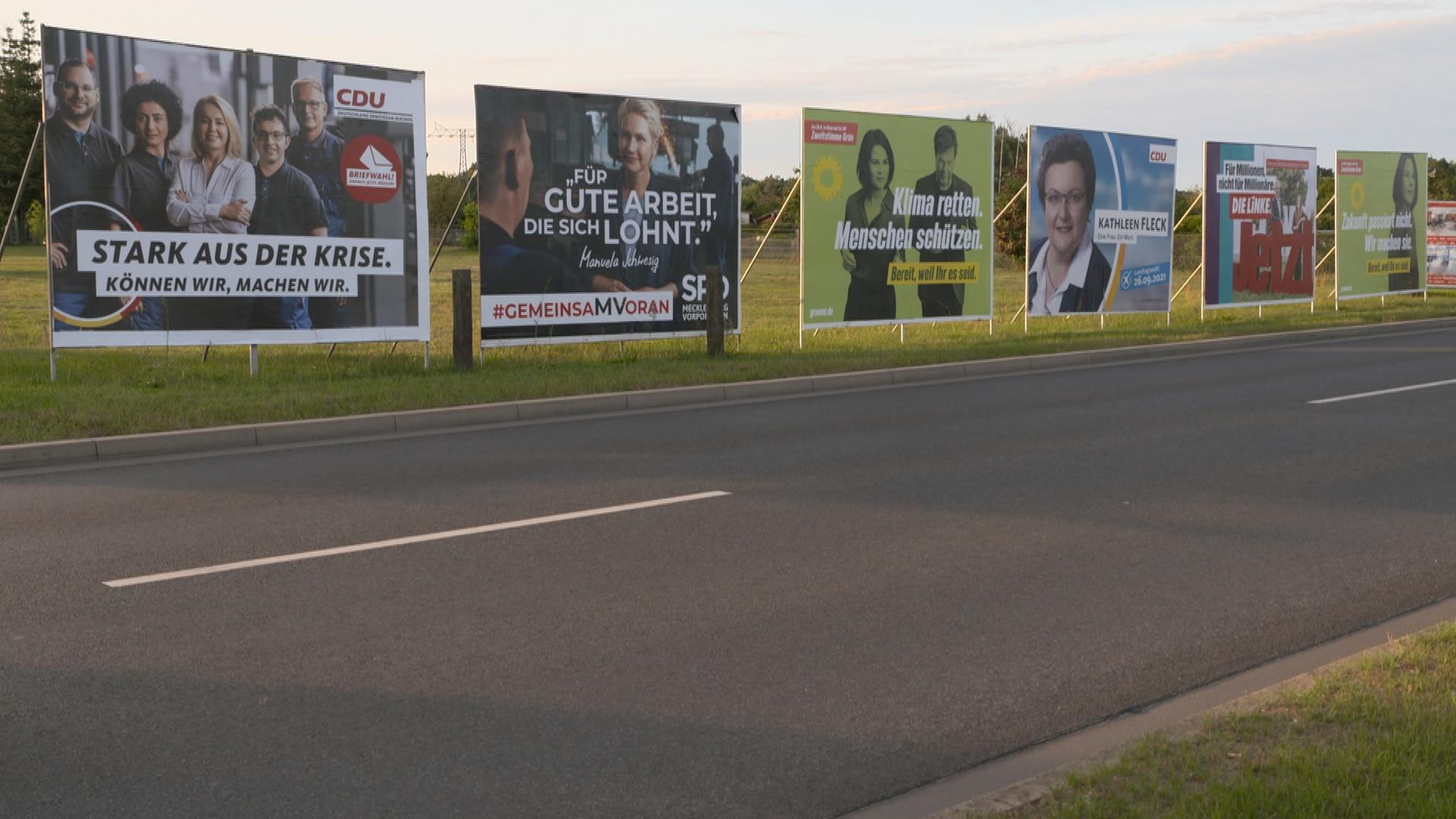 Wahlplakate vor der LTW in Mecklenburg-Vorpommern
