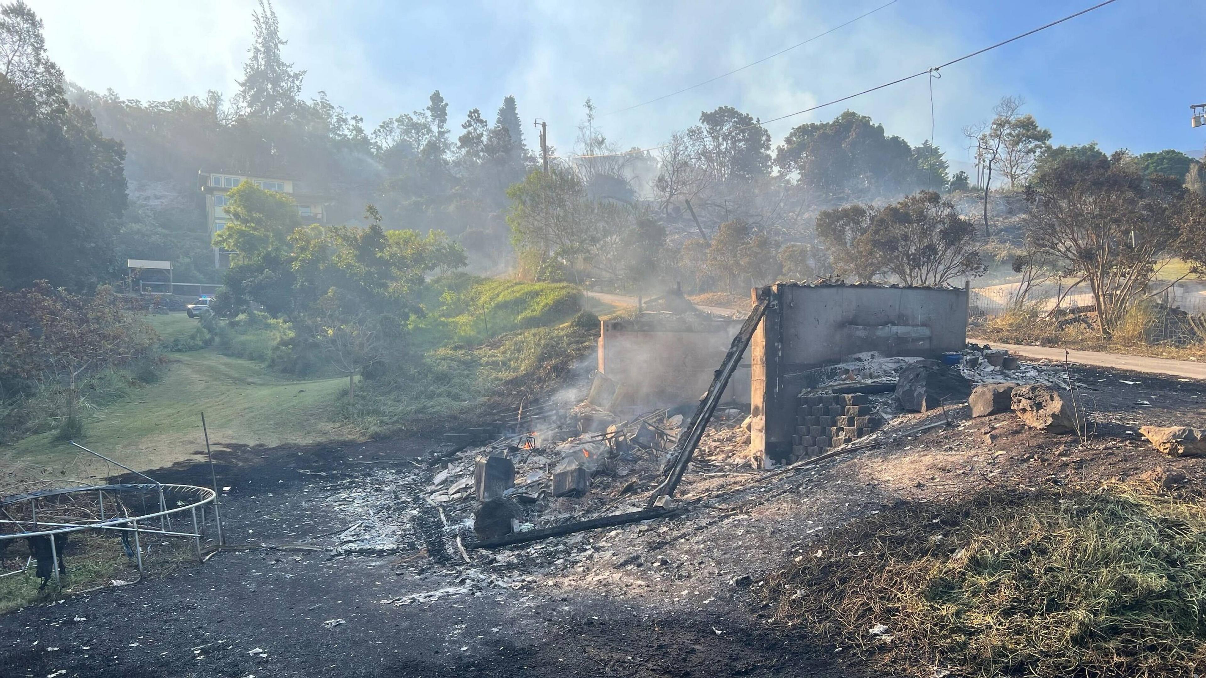 Ein Haus in Kula, das der Maui-Reporter von Civil Beat gemietet hatte, brannte diese Woche bei den Waldbränden nieder. 