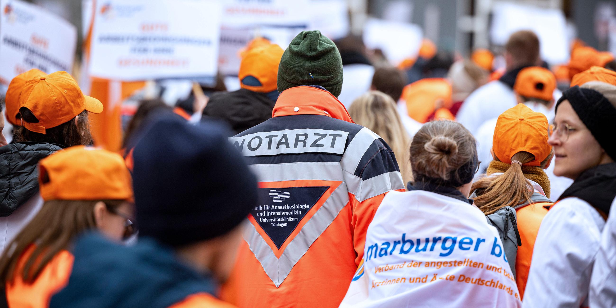 Warnstreik der Ärztegewerkschaft Marburger Bund in Tübingen