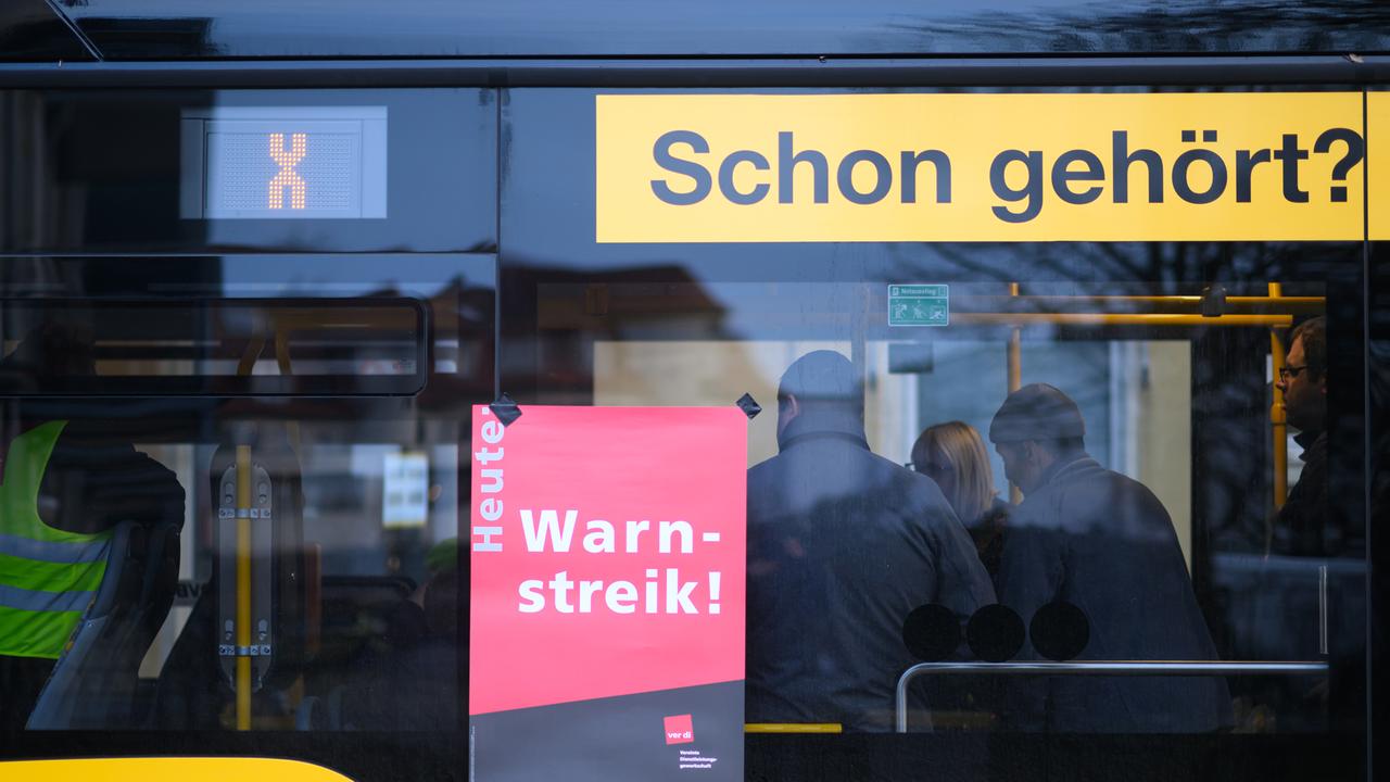 Verdi kündigt Streikwelle bei Bus und Bahn an