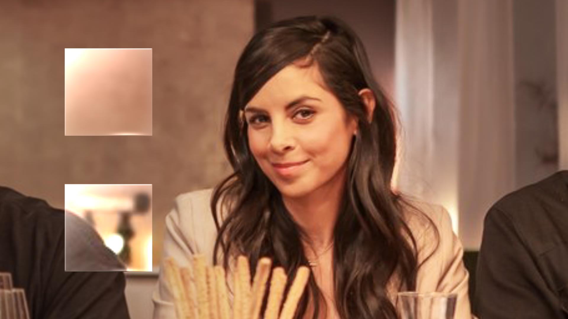 "ZDFzeit: Was ist deutsch? - Herz, Pass, Heimat": Eko Fresh, Merve Kayikci, Sinan G, Collien Ulmen-Fernandes, The Duc Ngo und Panagiota Petridou sitzen an einem Tisch.