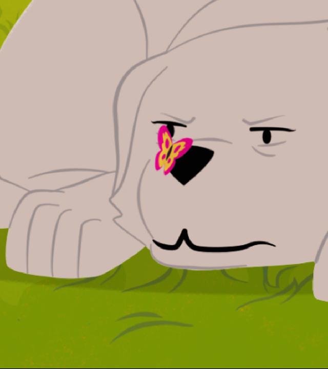 Belle liegt auf dem Boden und hat einen Schmetterling auf der Nase. Sie guckt ihn böse an. Im Hintergrund sind Sebastian und Cesar.