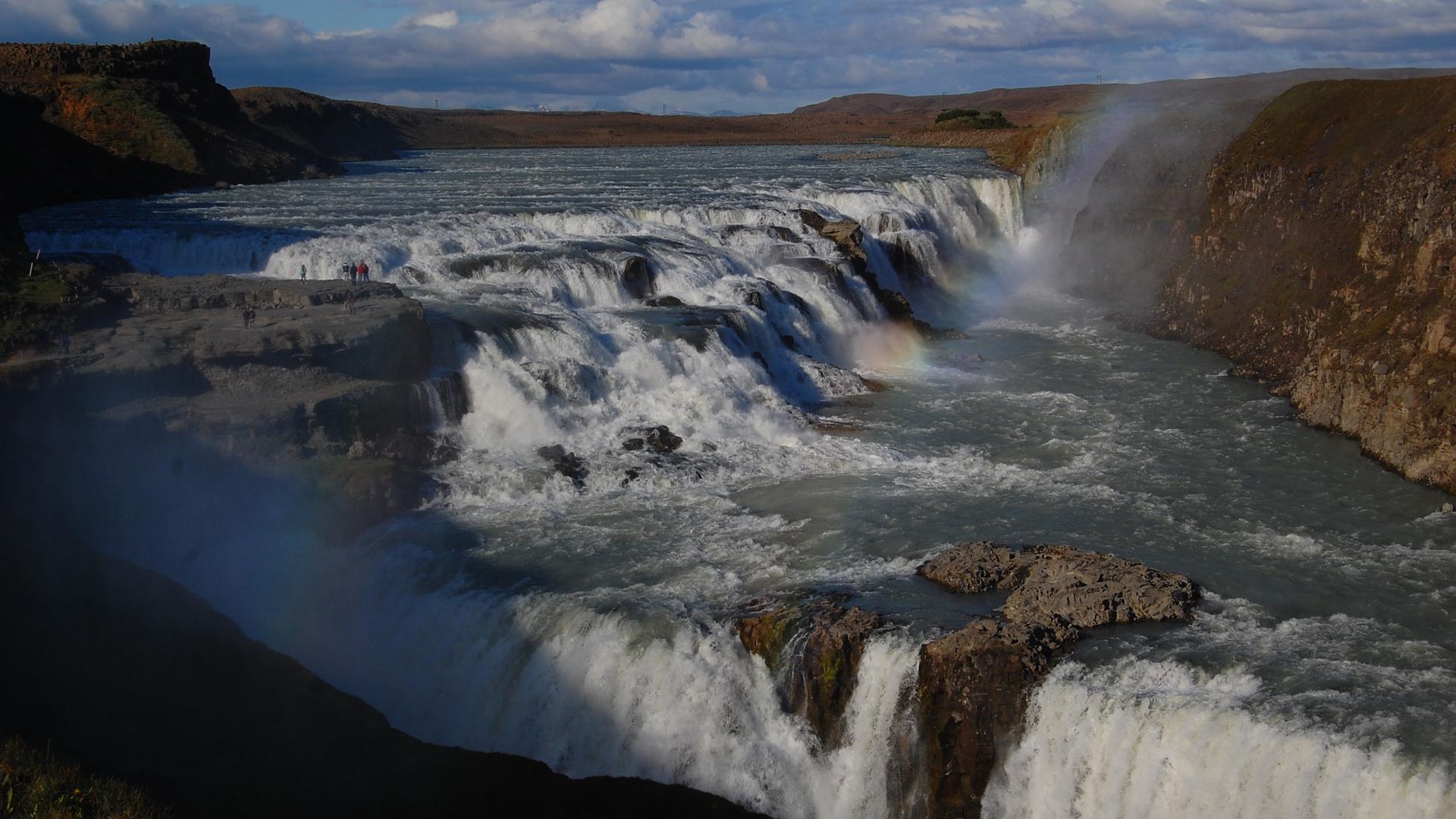 Ein Wasserfall in Island