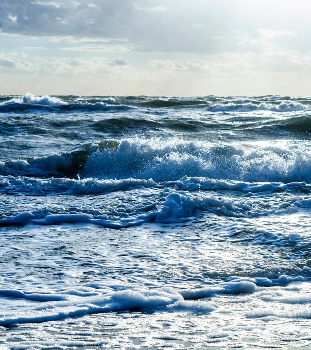 Wellen im offenen Meer